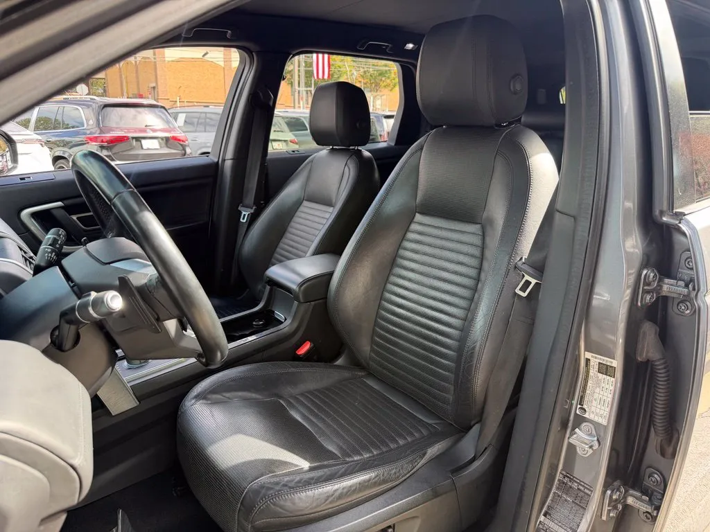 Land Rover Discovery Sport photo 26