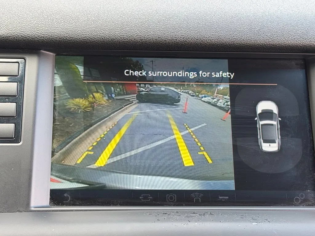 Land Rover Discovery Sport photo 54
