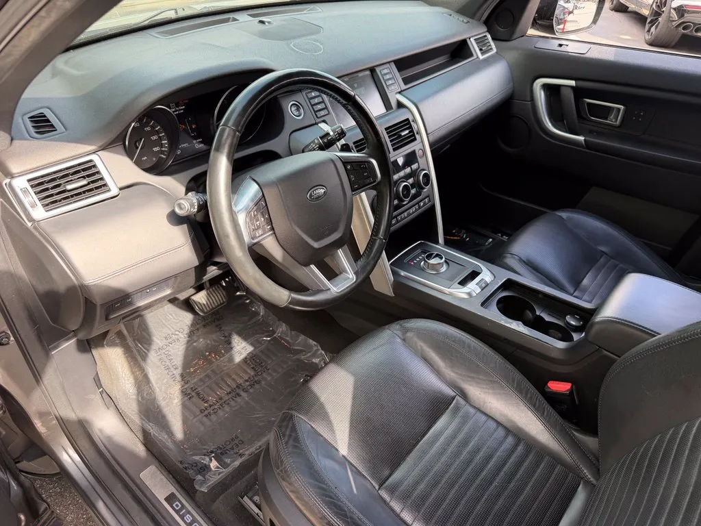 Land Rover Discovery Sport photo 24