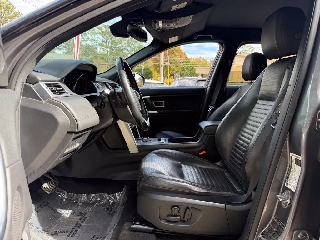Land Rover Discovery Sport photo 25