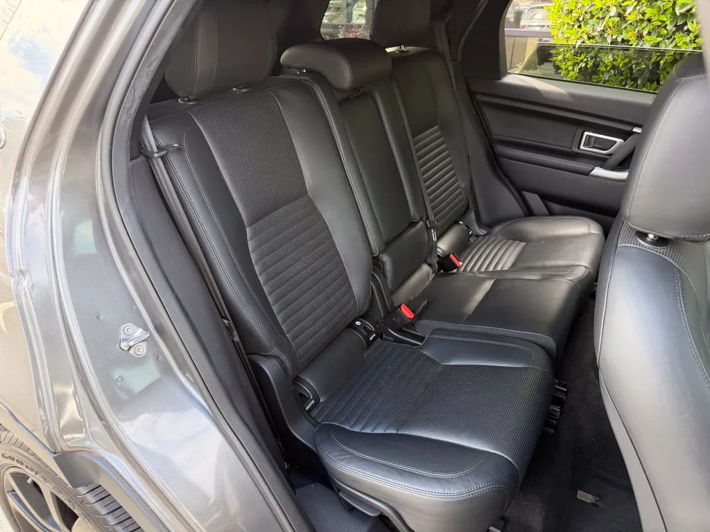 Land Rover Discovery Sport photo 40