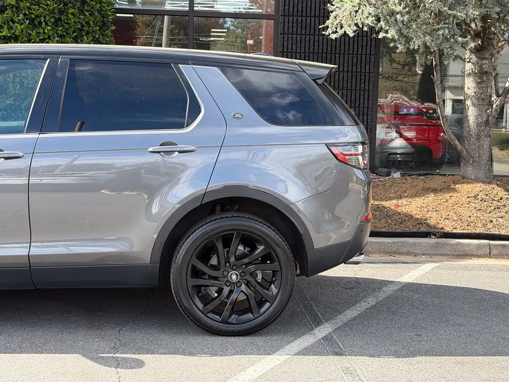 Land Rover Discovery Sport photo 11