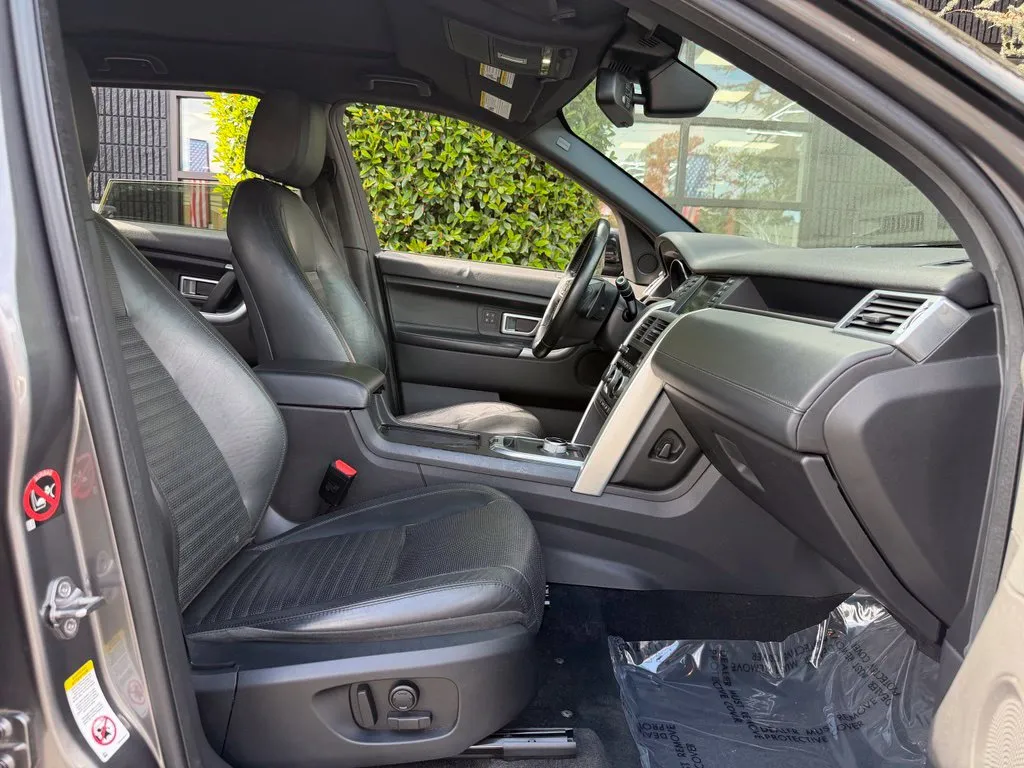 Land Rover Discovery Sport photo 34