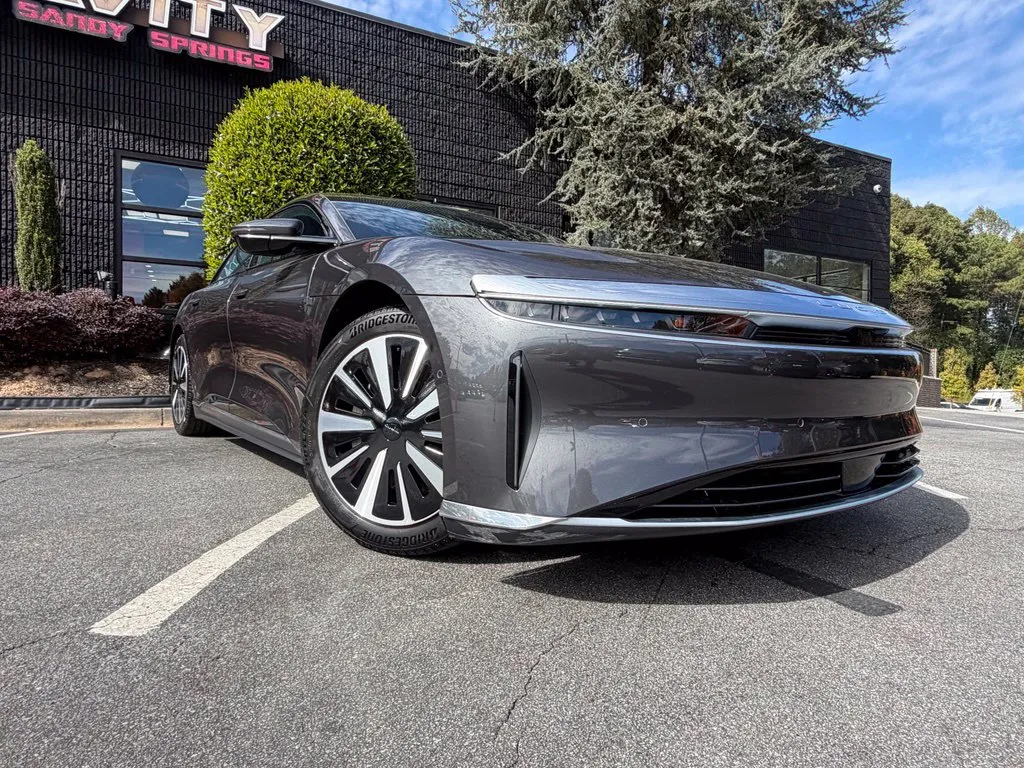 Lucid Air photo 8