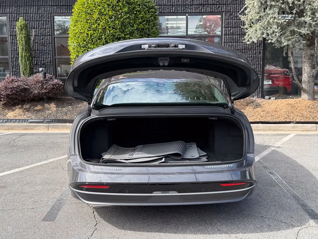 Lucid Air photo 17