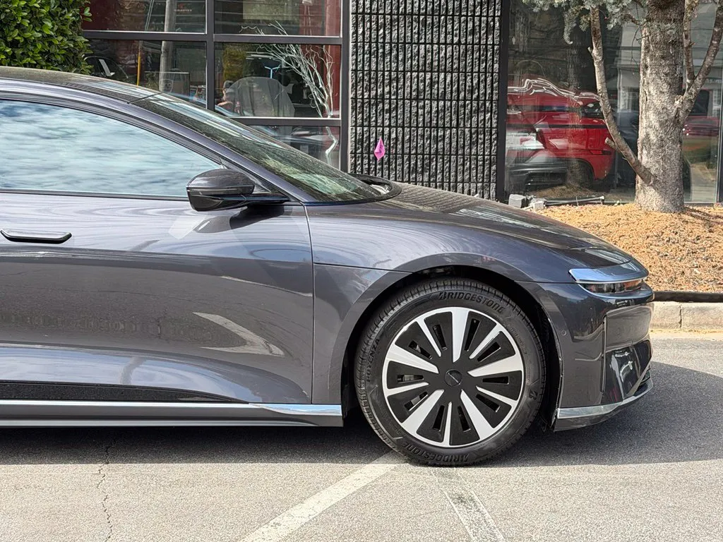 Lucid Air photo 23