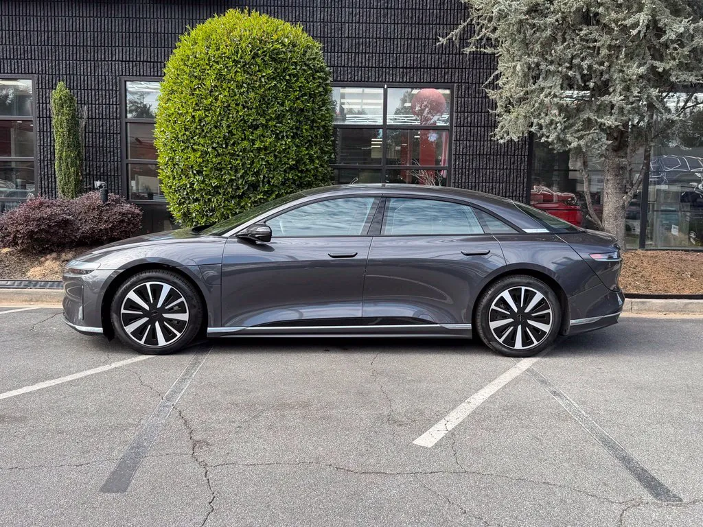 Lucid Air photo 9