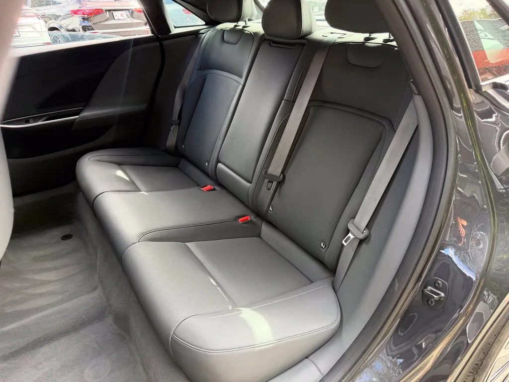 Lucid Air photo 32