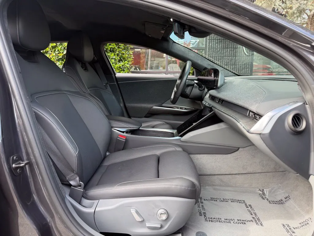 Lucid Air photo 34
