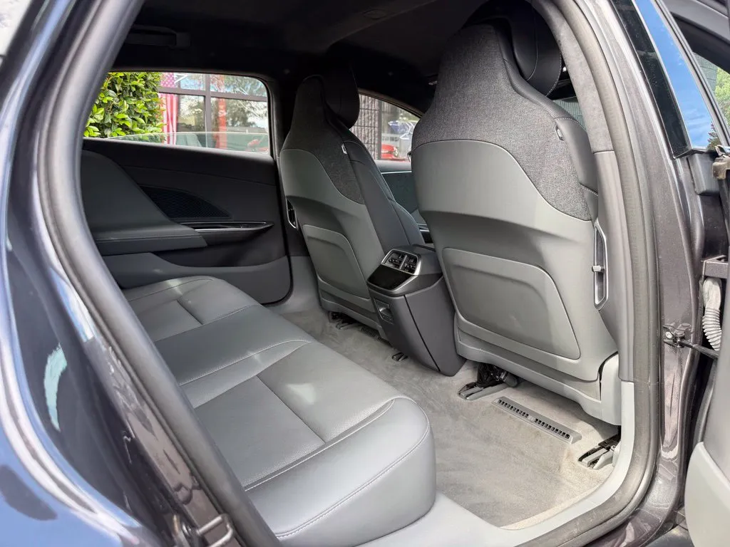 Lucid Air photo 39