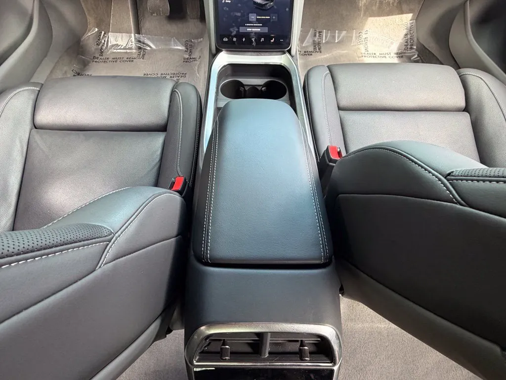 Lucid Air photo 50