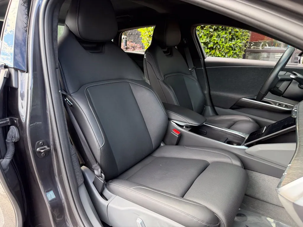Lucid Air photo 35