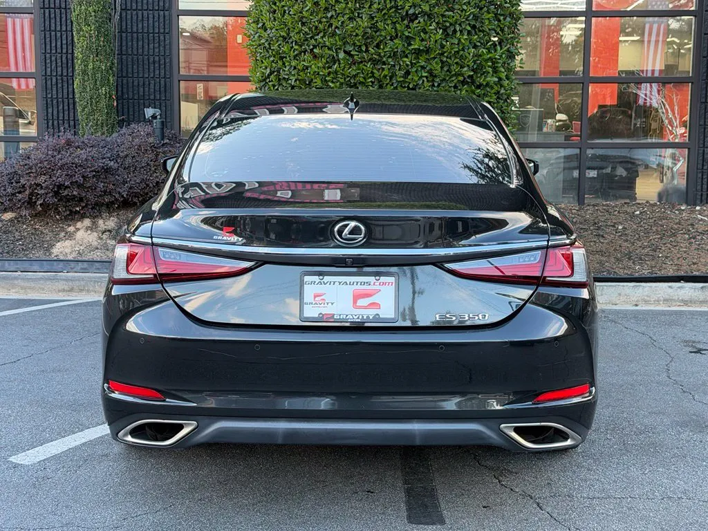 Lexus ES photo 14