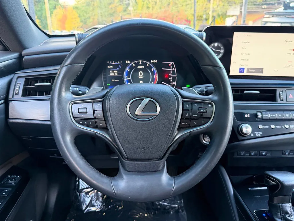 Lexus ES photo 42