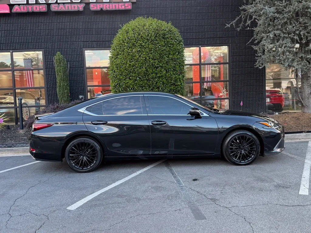 Lexus ES photo 21