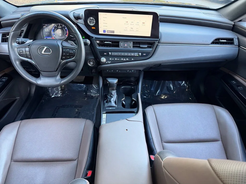 Lexus ES photo 39