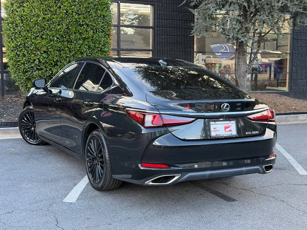 Lexus ES photo 19