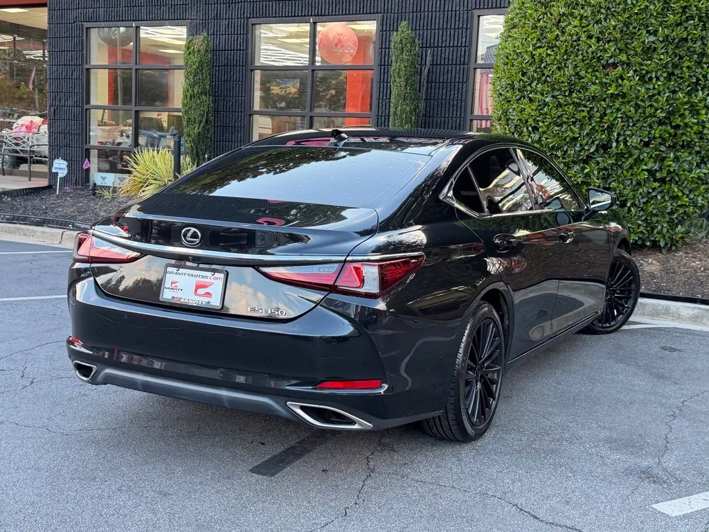 Lexus ES photo 12