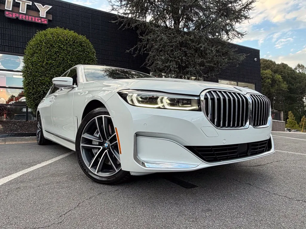 BMW 7 Series photo 8