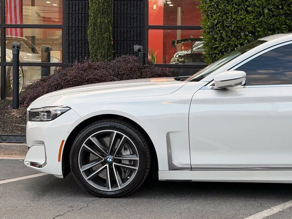 BMW 7 Series photo 10