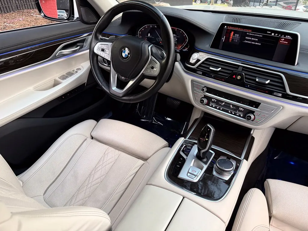 BMW 7 Series photo 42