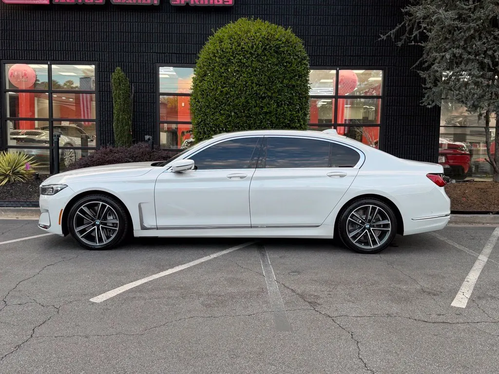 BMW 7 Series photo 9