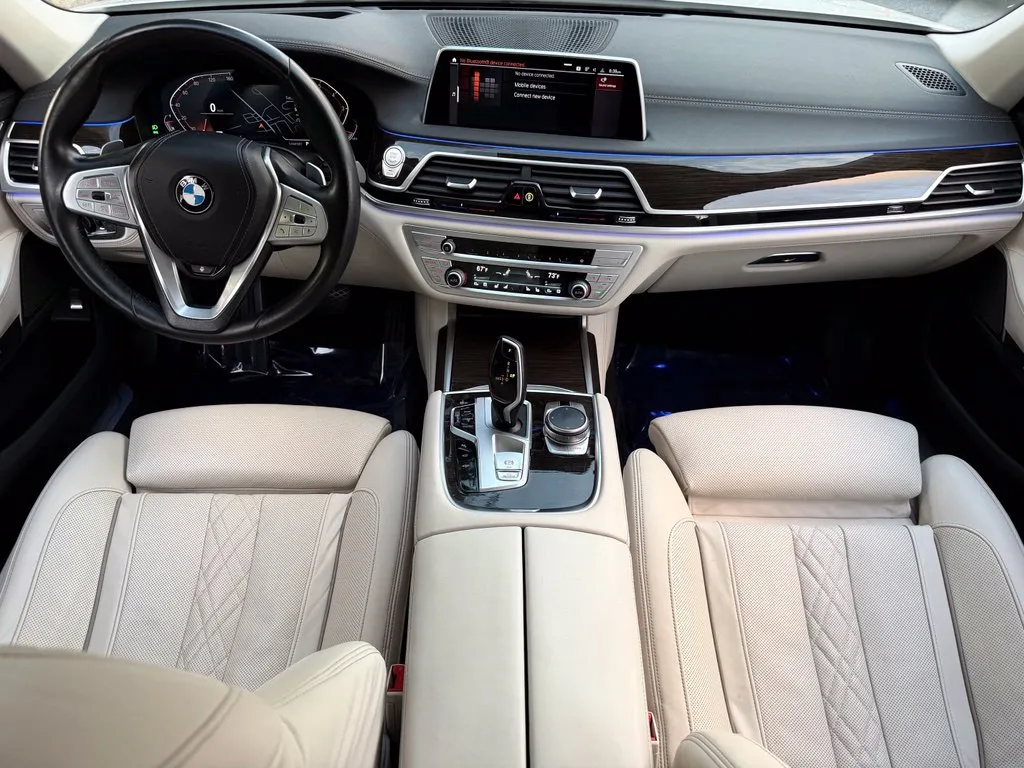BMW 7 Series photo 41