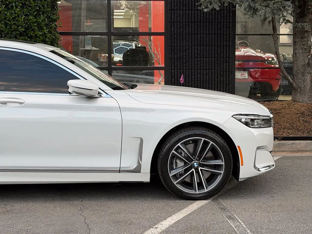 BMW 7 Series photo 23