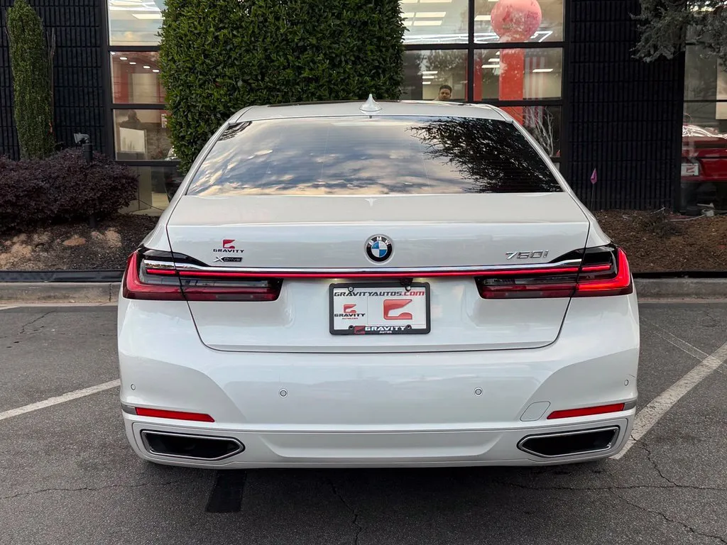 BMW 7 Series photo 14