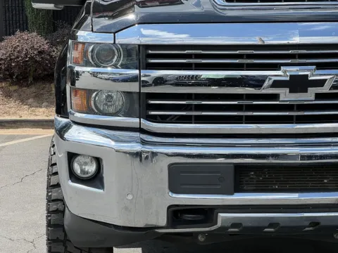More photos of 2019 Chevrolet Silverado 3500HD LTZ at Gravity Autos Sandy Springs, GA