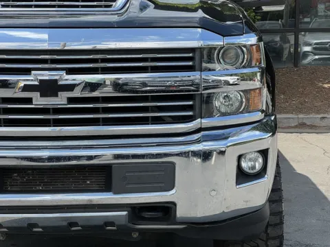 More photos of 2019 Chevrolet Silverado 3500HD LTZ at Gravity Autos Sandy Springs, GA