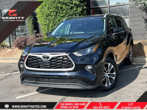 Black 2022 Toyota Highlander XLE for sale in Sandy Springs, GA