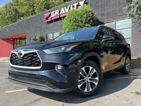 Photos of 2022 Toyota Highlander XLE for sale in Sandy Springs, GA at Gravity Autos Sandy Springs