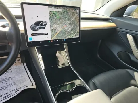 More photos of 2018 Tesla Model 3 Long Range at Gravity Autos Roswell, GA