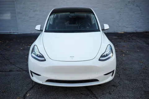 More photos of 2022 Tesla Model Y Long Range at Gravity Autos Roswell, GA