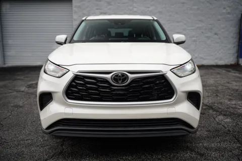 More photos of 2021 Toyota Highlander L at Gravity Autos Roswell, GA