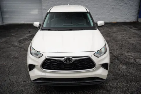 More photos of 2021 Toyota Highlander L at Gravity Autos Roswell, GA
