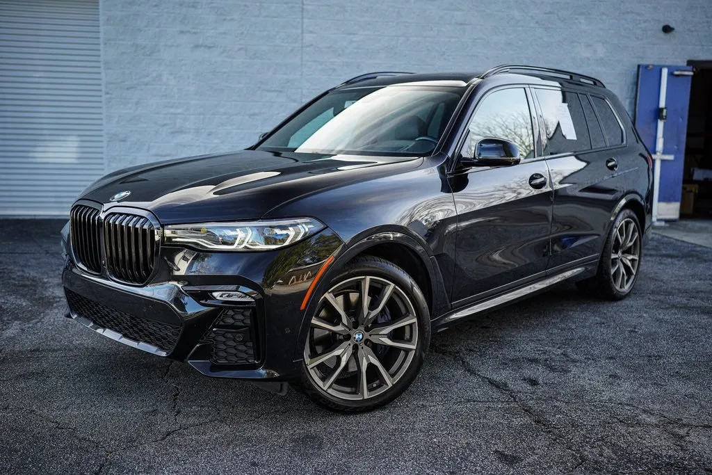 2022 BMW X7 M50i's photo