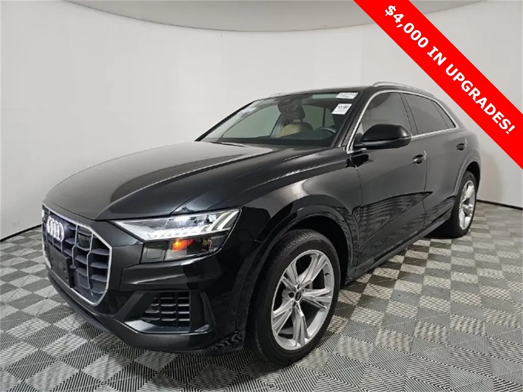 2023 Audi Q8 Premium's photo