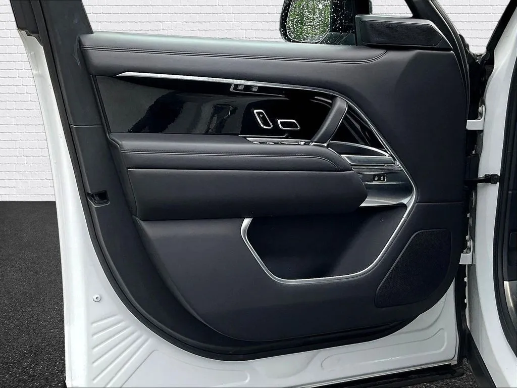 2022 Land Rover Range Rover Base - Photo 16