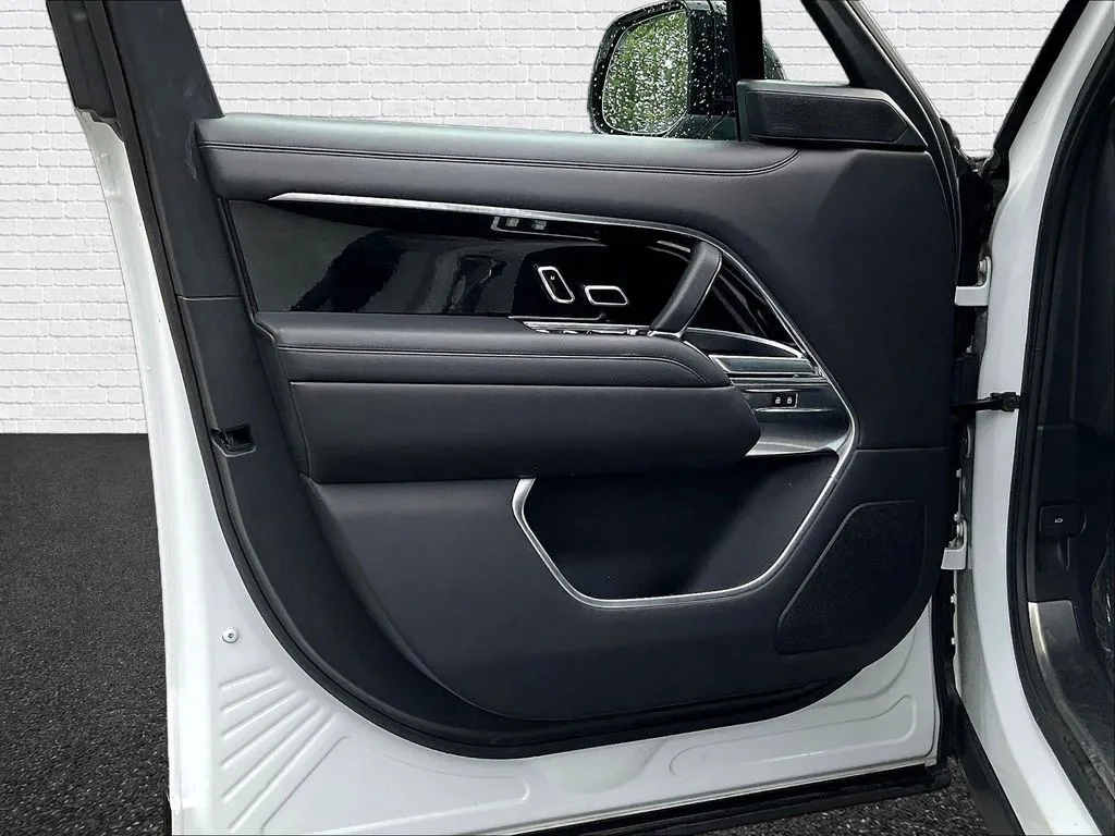 Land Rover Range Rover photo 16