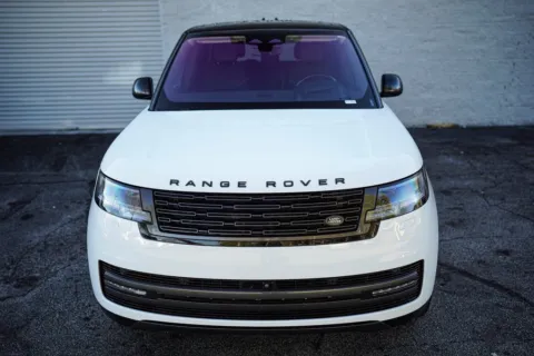 More photos of 2022 Land Rover Range Rover SE at Gravity Autos Roswell, GA
