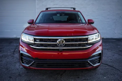 More photos of 2022 Volkswagen Atlas 3.6L V6 SEL Premium R-Line at Gravity Autos Roswell, GA