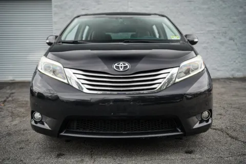 More photos of 2016 Toyota Sienna Limited Premium at Gravity Autos Roswell, GA