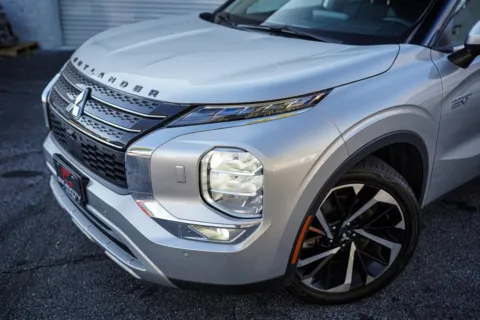 Photos of 2023 Mitsubishi Outlander PHEV SE for sale in Roswell, GA at Gravity Autos Roswell