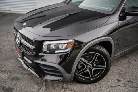 Photos of 2023 Mercedes-Benz GLB 250 for sale in Roswell, GA at Gravity Autos Roswell