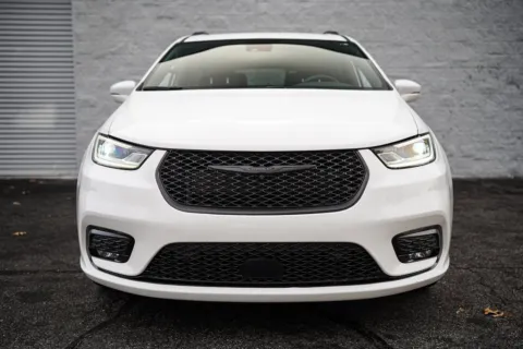 More photos of 2022 Chrysler Pacifica Touring L at Gravity Autos Roswell, GA