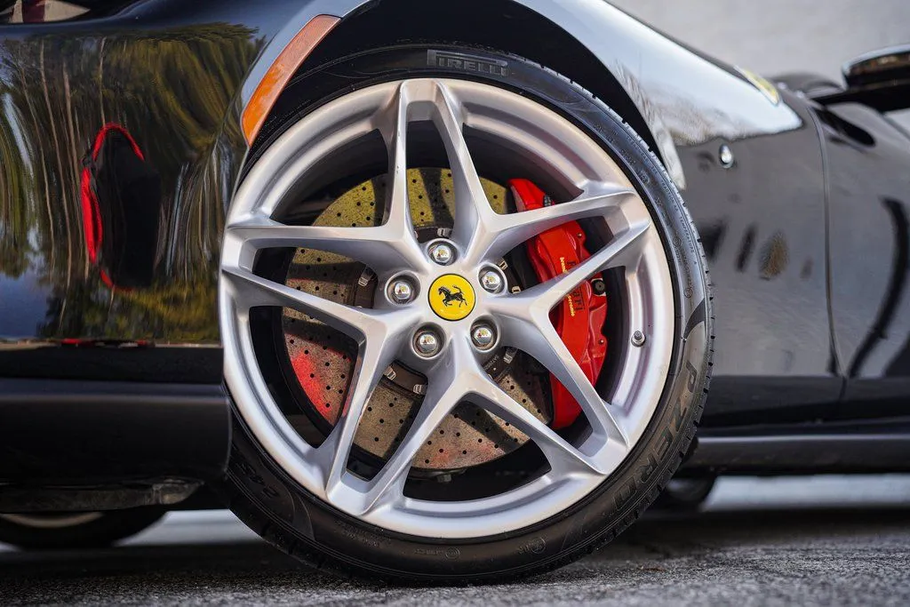 2023 Ferrari Roma Base - Photo 18