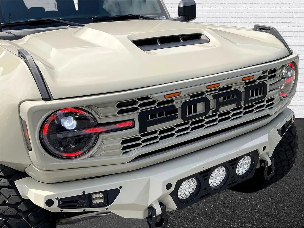 Ford Bronco photo 26