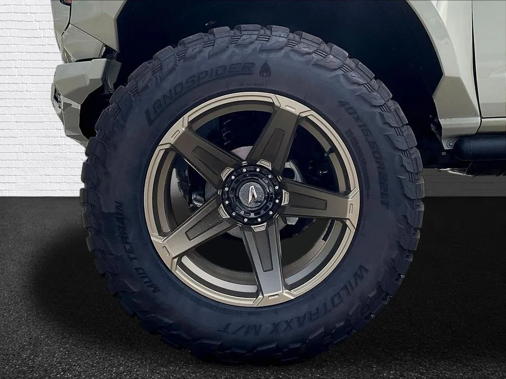 Ford Bronco photo 27